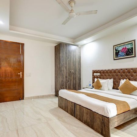 Hotel Aron By The Premium Villa New Delhi Buitenkant foto