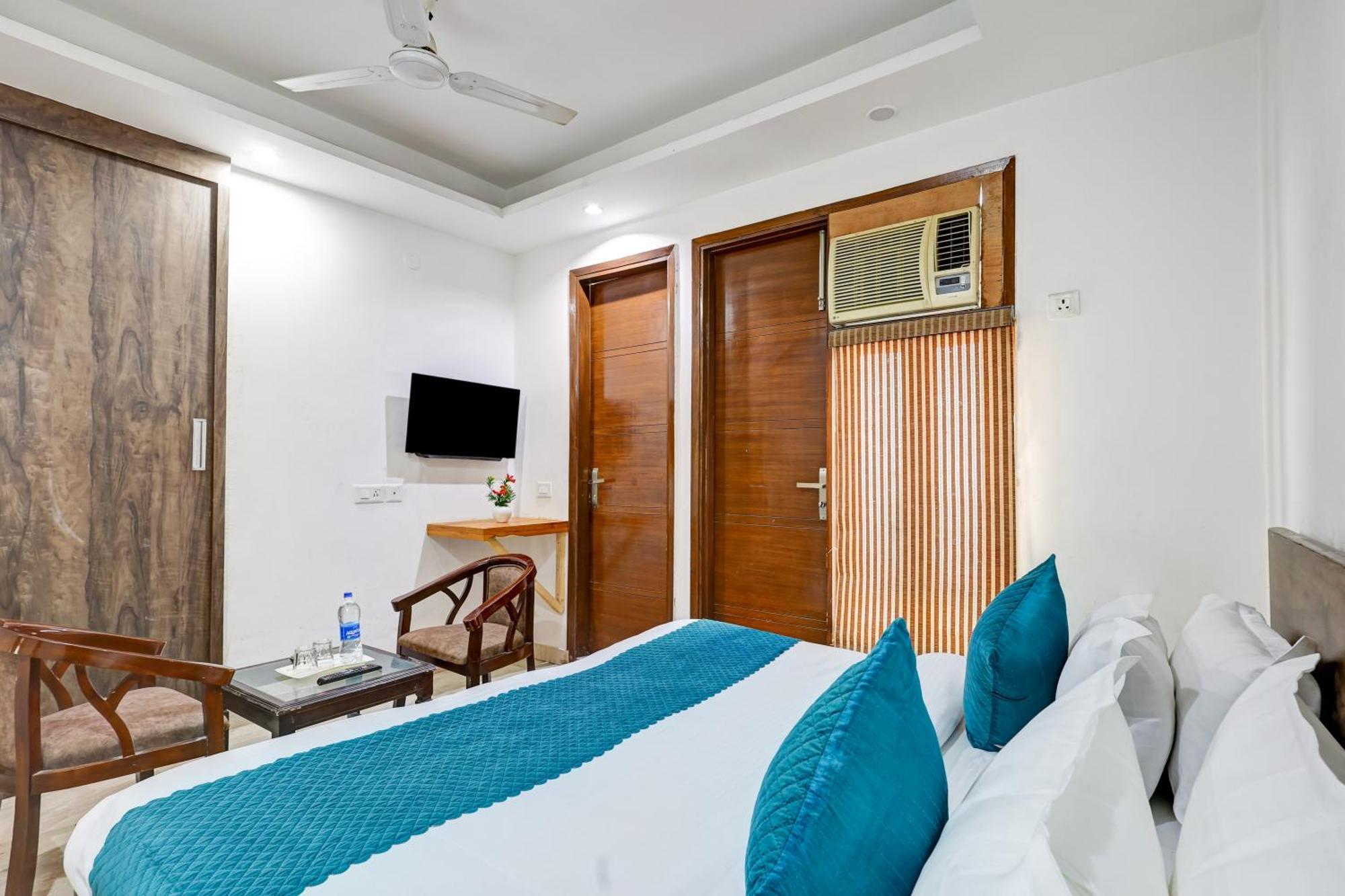 Hotel Aron By The Premium Villa New Delhi Buitenkant foto