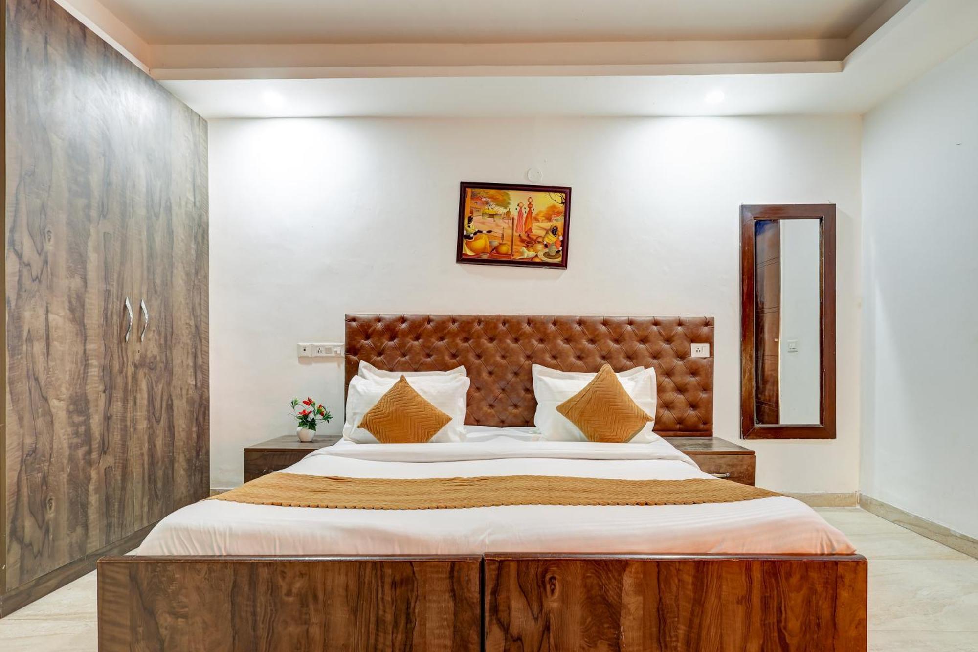Hotel Aron By The Premium Villa New Delhi Buitenkant foto