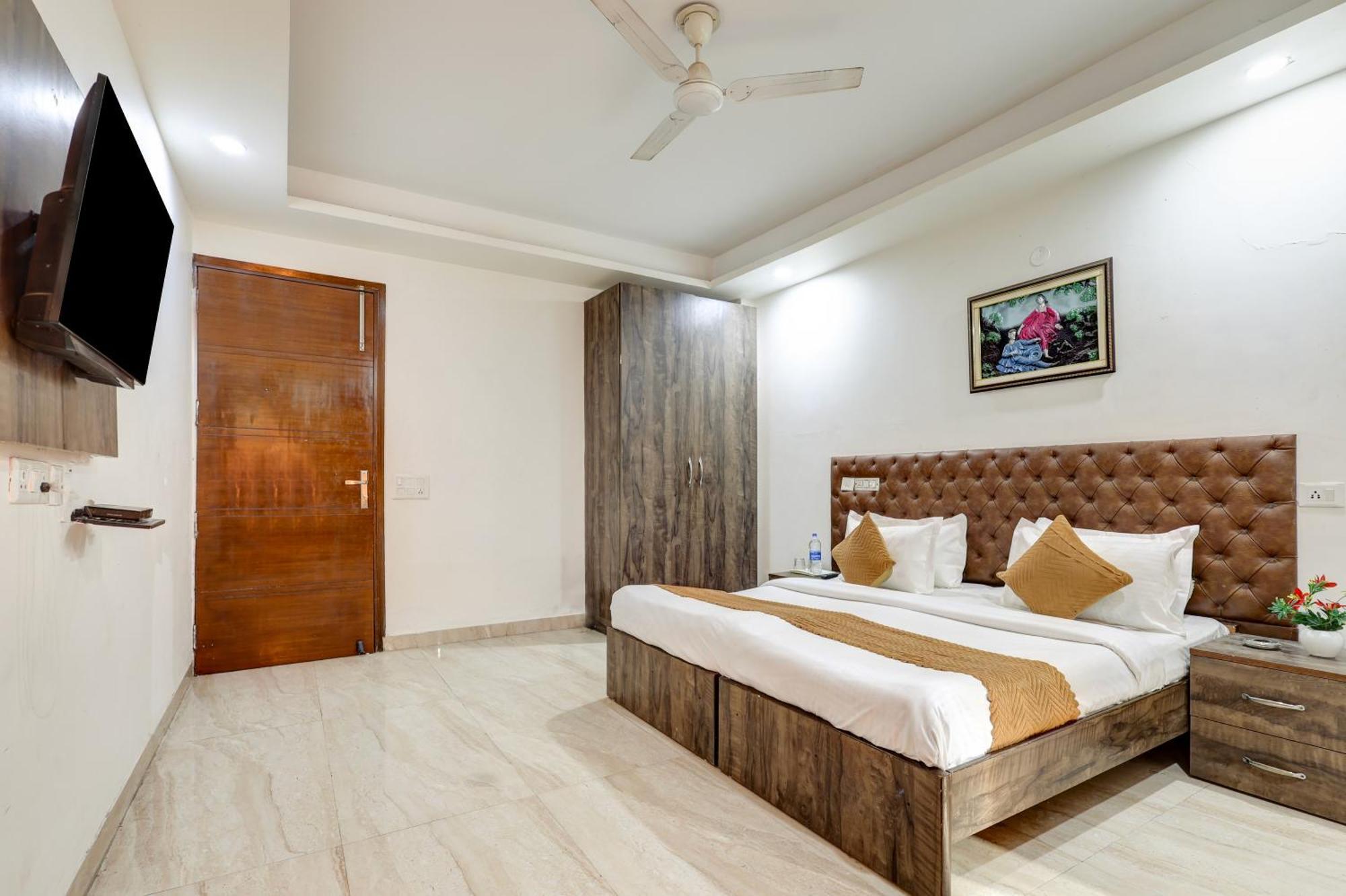 Hotel Aron By The Premium Villa New Delhi Buitenkant foto