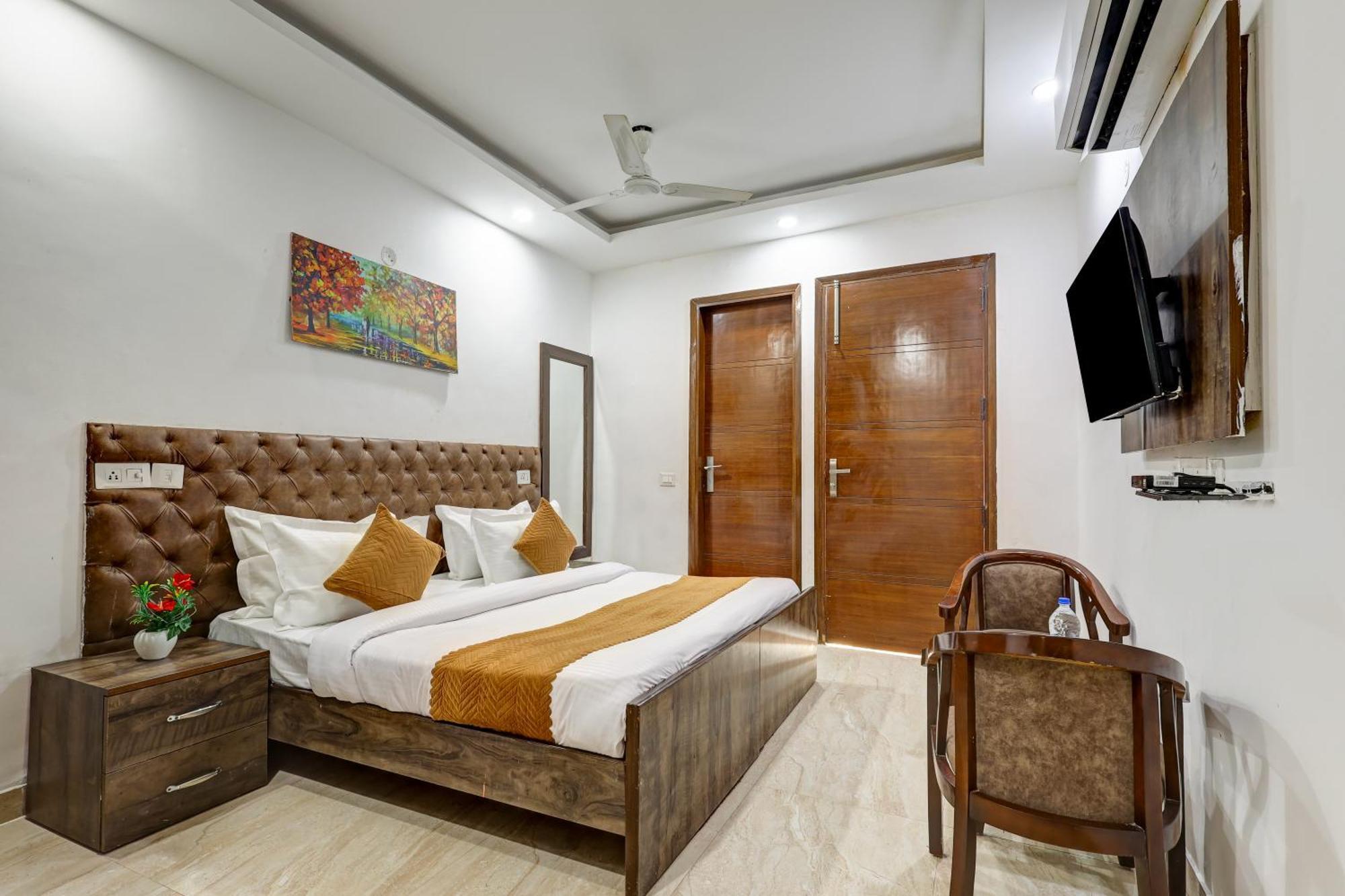 Hotel Aron By The Premium Villa New Delhi Buitenkant foto
