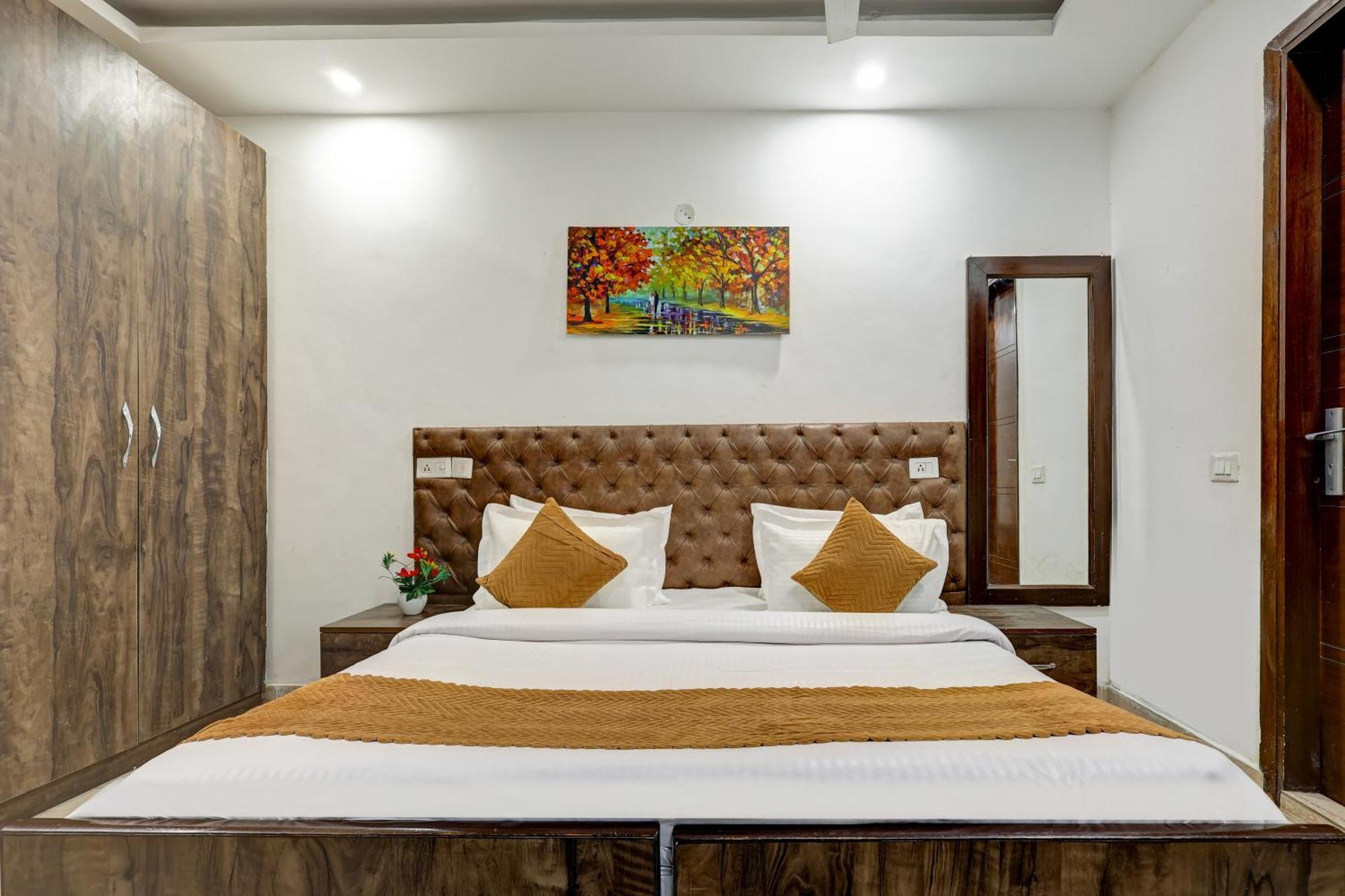 Hotel Aron By The Premium Villa New Delhi Buitenkant foto
