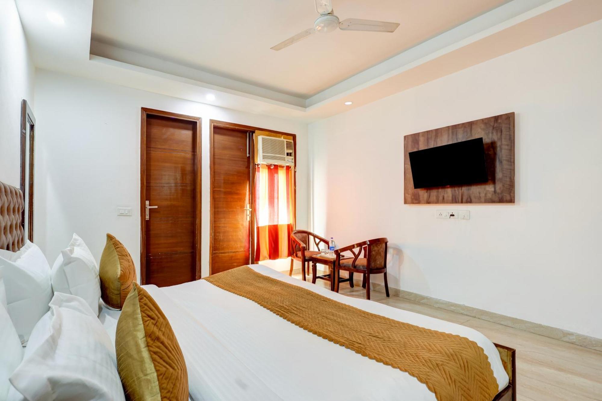 Hotel Aron By The Premium Villa New Delhi Buitenkant foto