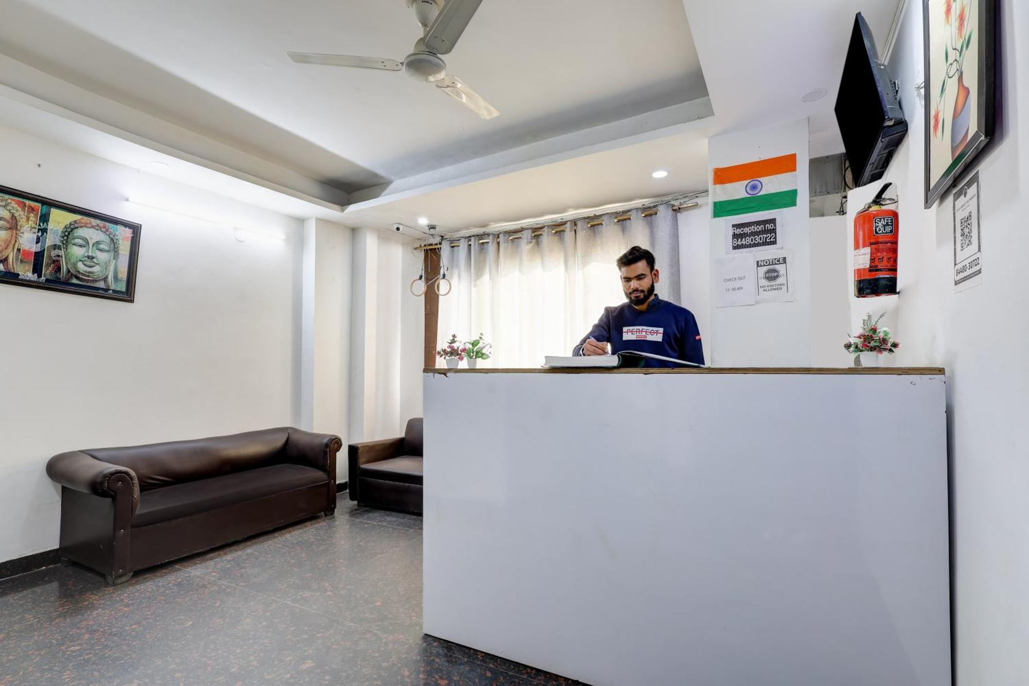 Hotel Aron By The Premium Villa New Delhi Buitenkant foto