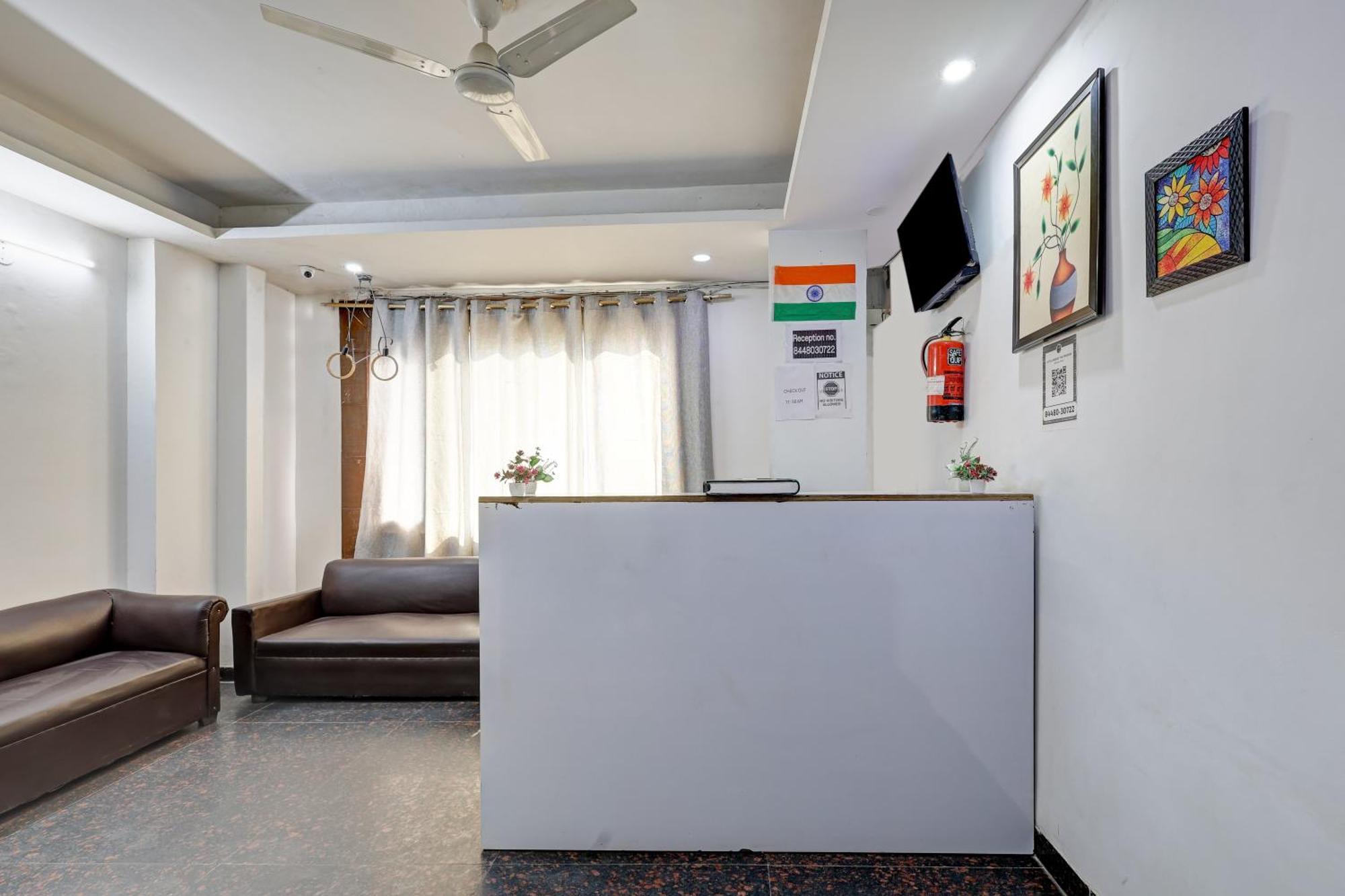 Hotel Aron By The Premium Villa New Delhi Buitenkant foto