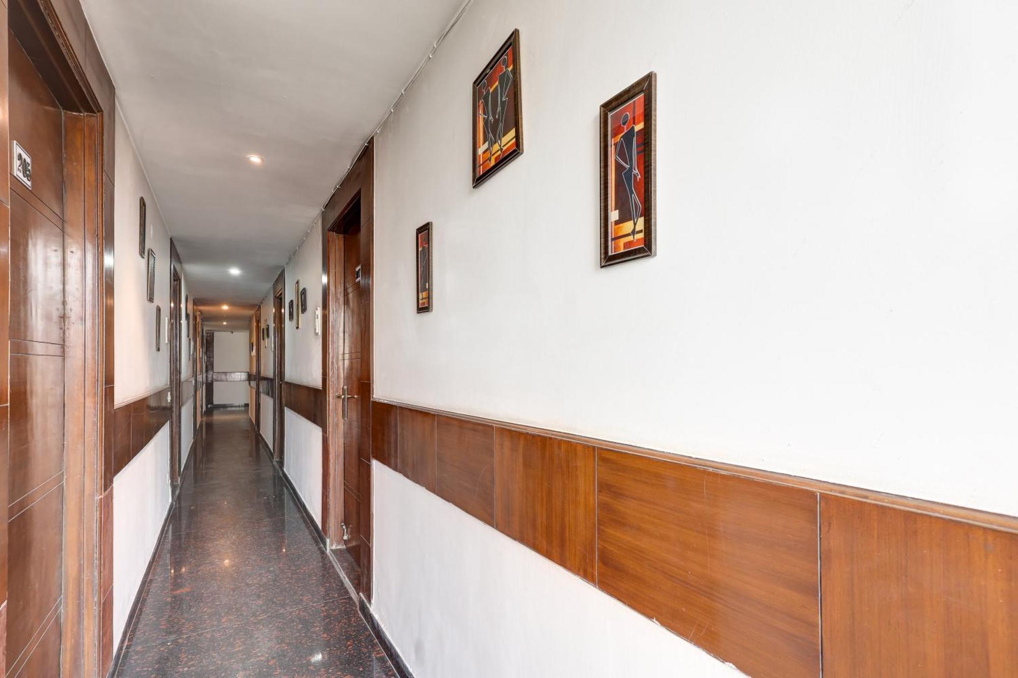 Hotel Aron By The Premium Villa New Delhi Buitenkant foto